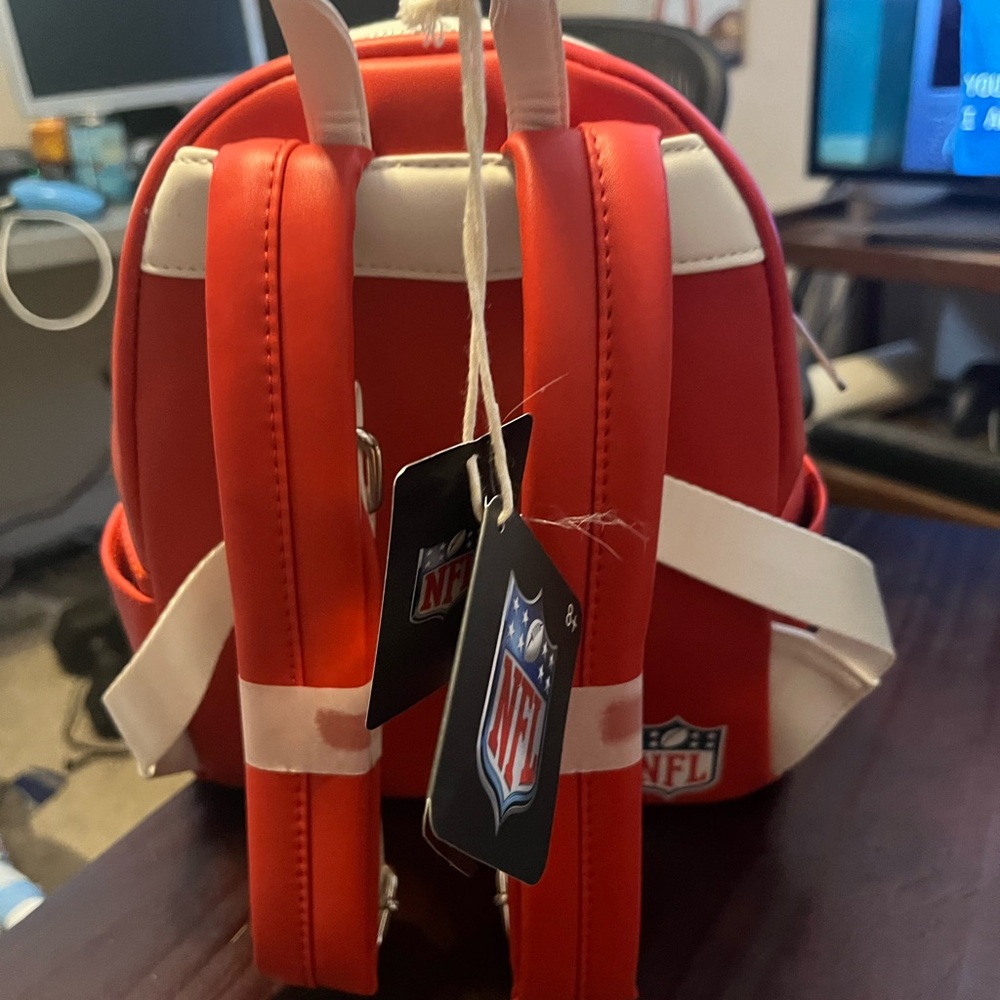 Loungefly Backpack - Kansas City Chiefs - Picture 2 of 2